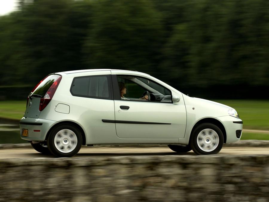  Fiat Punto 3-Door (188) 2003 года  (фото 24 из 30)